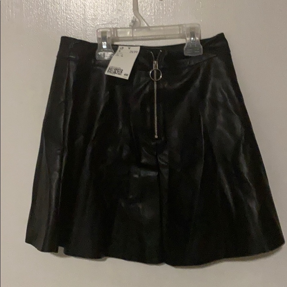 Skirt - Picture 2 of 2